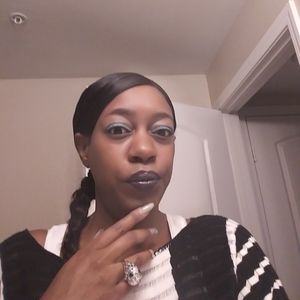 Meet your Posher, Aisha